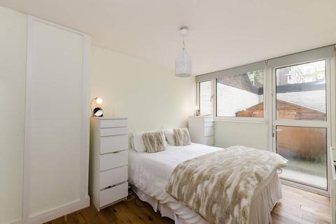 3 bedroom maisonette to rent, Finborough Road, Chelsea, London, SW10