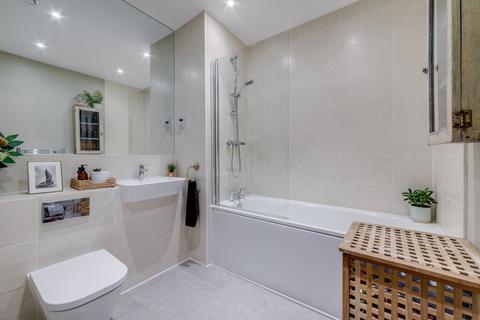 2 bedroom flat for sale, Barge Walk, Greenwich Peninsula, London