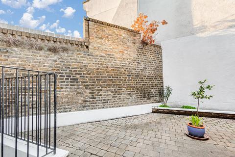 2 bedroom flat for sale, Chatto Road, London