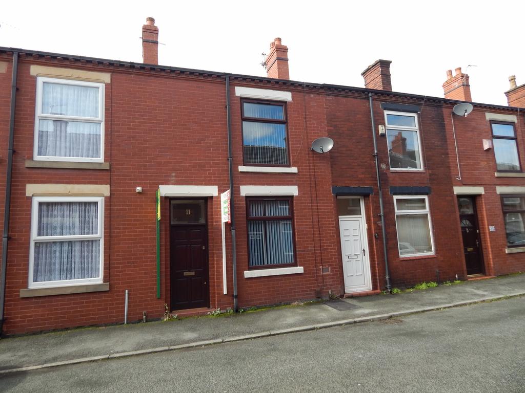 Knowsley street, leigh, england, wn7 4 er