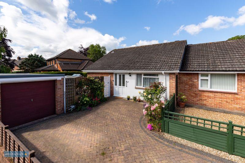 Deane Drive, Taunton 2 bed semidetached bungalow for sale £295,000
