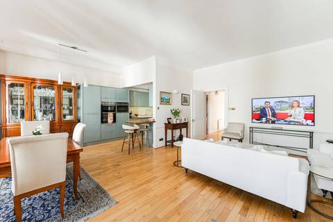 3 bedroom flat for sale, Queens Gate Gardens, South Kensington, London, SW7