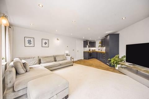 2 bedroom flat for sale, Ashton Court, Clarence Crescent, Sidcup, DA14 4DF