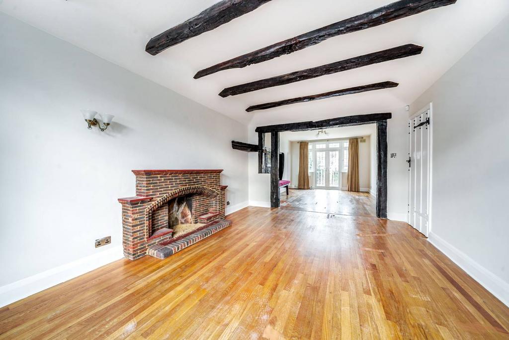 The Spinney, Stanmore, HA7 4 bed detached house for sale £1,190,250