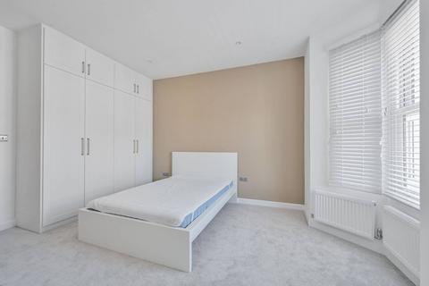 2 bedroom flat to rent, Devonshire Road, Colliers Wood, London, SW19