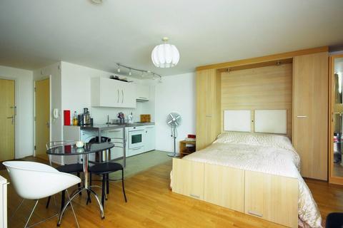 Studio to rent, St George Wharf, SW8, Vauxhall, London, SW8