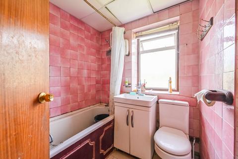 110 Valley Side, London, E4 7SP