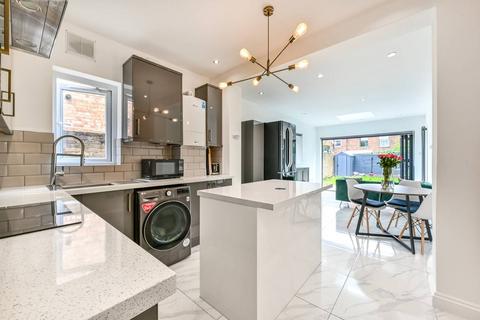 3 bedroom flat for sale, MOUNT PLEASANT ROAD, Tottenham, London, N17