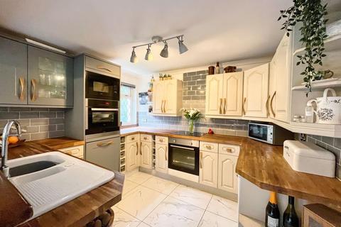 4 bedroom detached house for sale, 1 Rock Cottage, South Cornelly, Bridgend, CF33 4RN