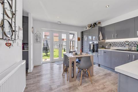 3 bedroom semi-detached house for sale, Redwood Drive, Bury St. Edmunds