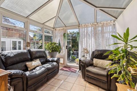 8 Becks Close, Markyate, St Albans, AL3 8HX