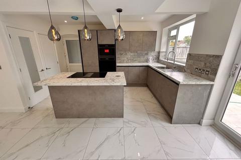 77 Elizabeth Road, Sutton Coldfield, B73 5AP