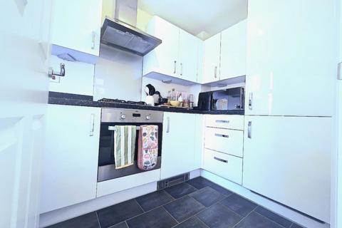 2 bedroom semi-detached house to rent, Nightingale Close, Hardwicke