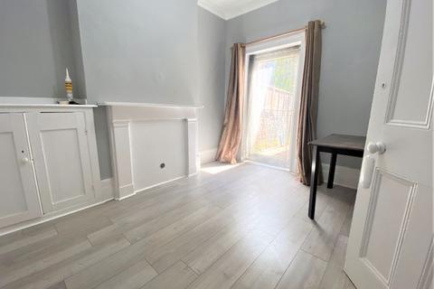 148 Woolwich Road, London, SE10 0LT