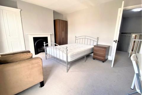 148 Woolwich Road, London, SE10 0LT