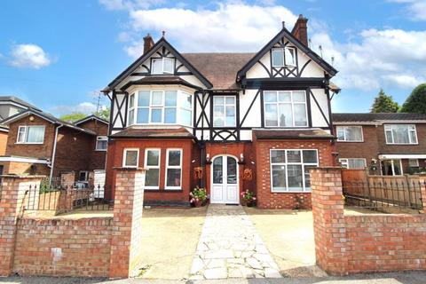 undefined, Lansdowne Road, Luton