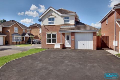 3 bedroom detached house to rent, Stokehill, Trowbridge