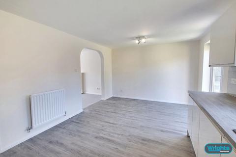 3 bedroom detached house to rent, Stokehill, Trowbridge