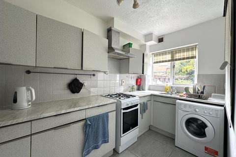 3 bedroom terraced house to rent, Mills Grove, London, E14