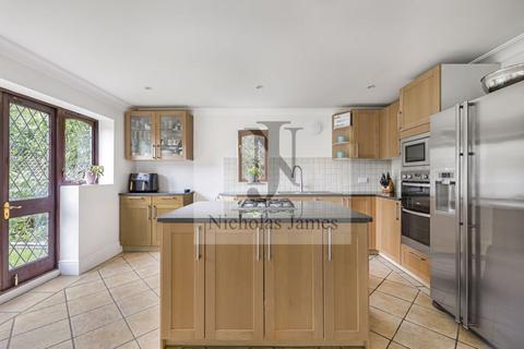 5 bedroom detached house for sale, Ridgemead Close, Southgate, London, N14