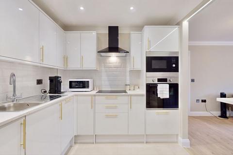 2 bedroom apartment to rent, Ducks Hill Road, Northwood, HA6
