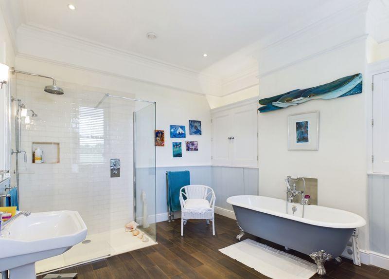 Ensuite