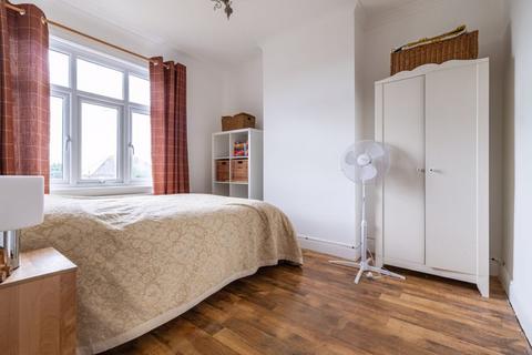 230 Buckingham Road, Bletchley, Milton Keynes, MK3 5JE