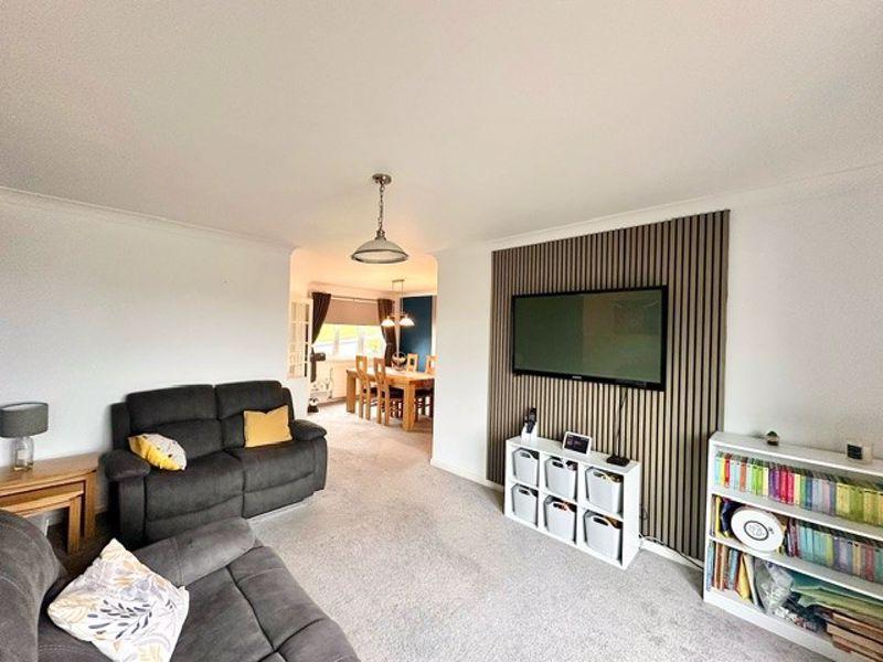 Burns Drive, Maybole 3 bed semidetached house for sale £155,000