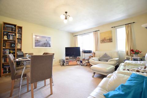 2 bedroom maisonette to rent, Derwent Close, Amersham