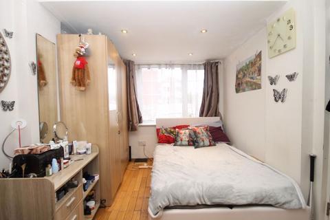 3 Hendren Close, Greenford, UB6 0SQ