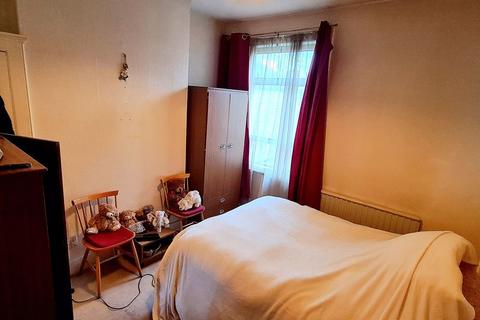 44 Boundary Road, London, SW19 2AN