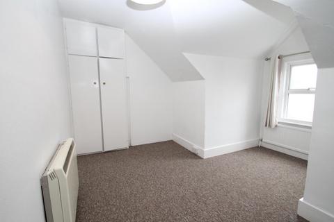 2 bedroom apartment to rent, Hatfield Road