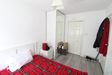 1 bedroom in a house share to rent, En Suite Room - Airport/Wigmore - Furnished/Bills included