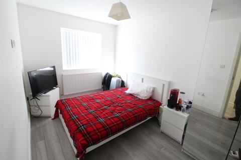 1 bedroom in a house share to rent, En Suite Room - Airport/Wigmore - Furnished/Bills included