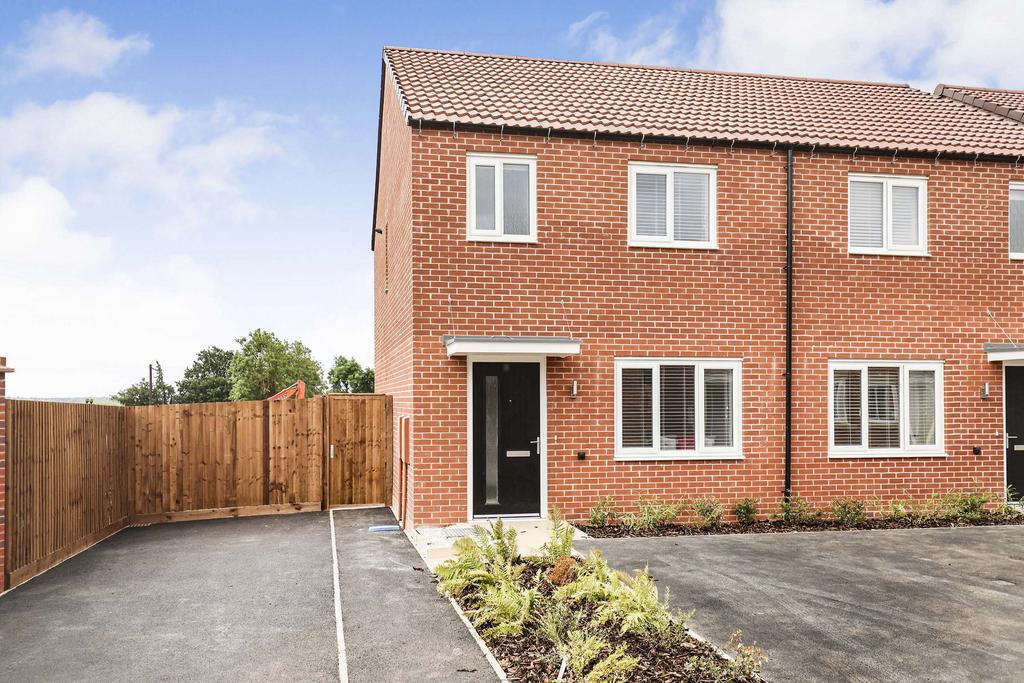 Brome Close, Harpole, NN7 4EB 3 bed semidetached house to rent £