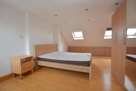 4 bedroom terraced house to rent, St. Kildas Road, Central Harrow