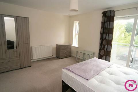 1 bedroom in a house share to rent, Pinewood Drive, Cheltenham GL51