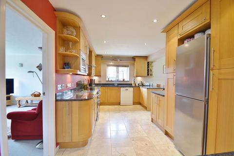 32 Cowleaze, Chinnor, OX39 4TB