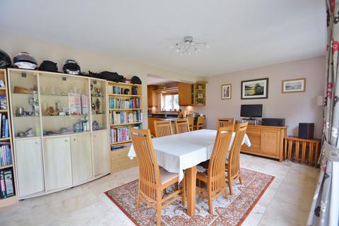32 Cowleaze, Chinnor, OX39 4TB
