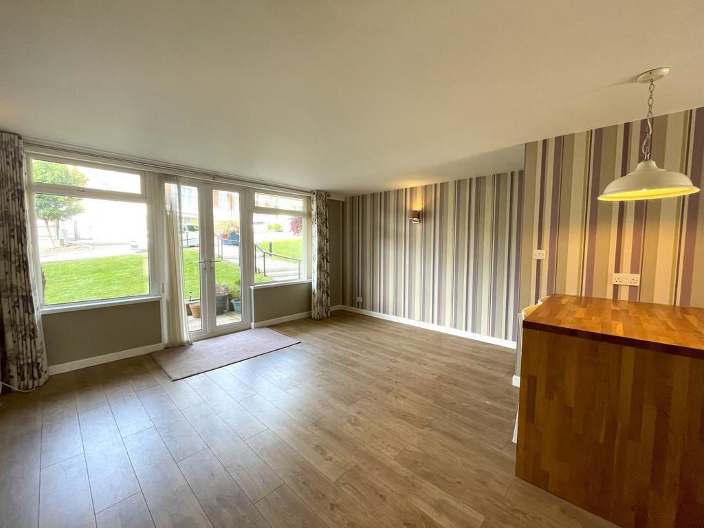 Brynfield Court, Langland, Swansea, SA3 2 bed flat for sale £275,000