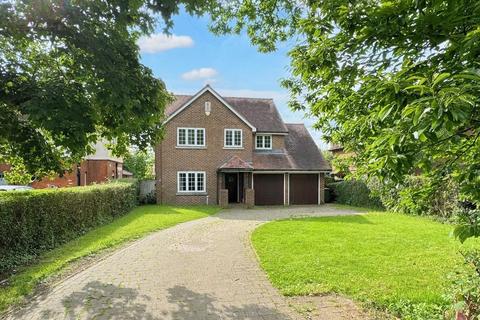 5 bedroom detached house for sale, Netherne Drive, Coulsdon CR5