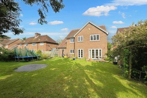 5 bedroom detached house for sale, Netherne Drive, Coulsdon CR5