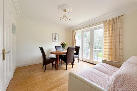 12 Netherne Drive, Coulsdon, CR5 1NQ