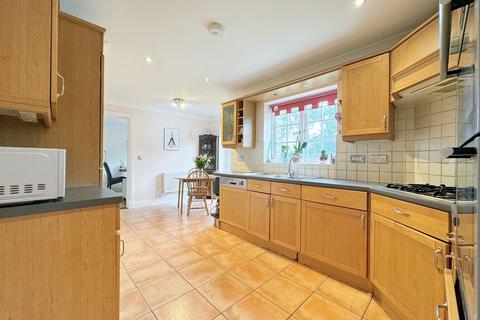 12 Netherne Drive, Coulsdon, CR5 1NQ