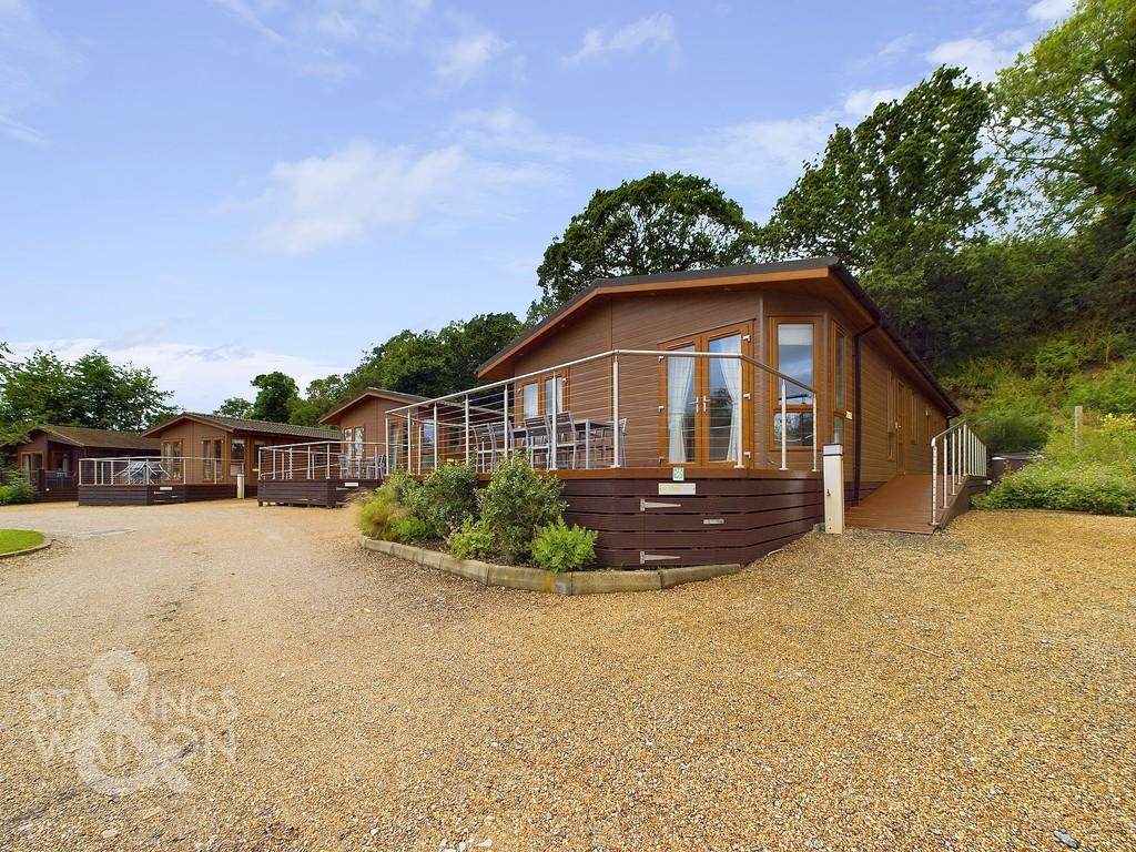 Staithe Road, Burgh St. Peter, Beccles 4 bed mobile home for sale £