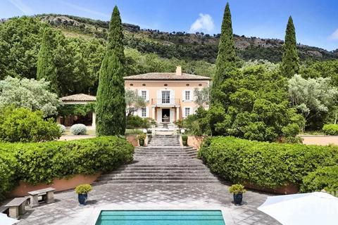8 bedroom villa, La Garde-Freinet, 83680, France