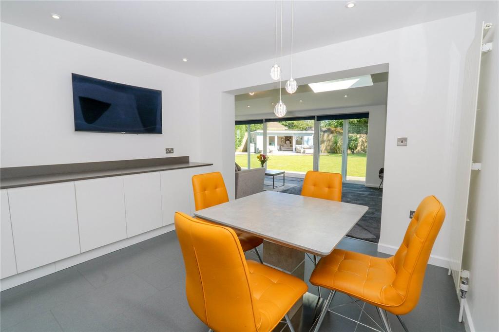 Kitchen/Breakfast Rm