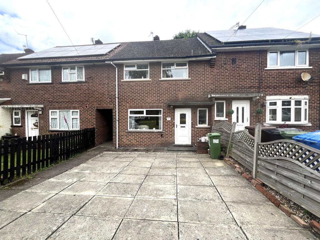 Bradley Green Road, Hyde 2 bed terraced house for sale £140,000