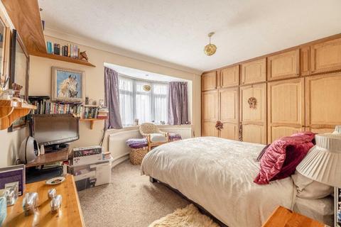 2 bedroom bungalow for sale, Dropmore Road, Burnham, SL1 8BA