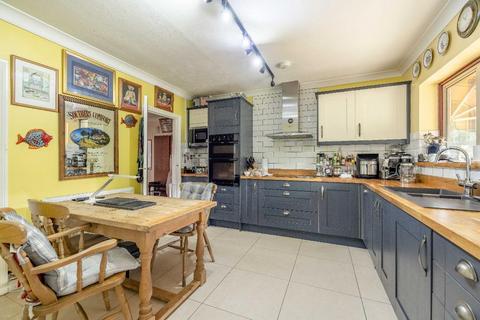 2 bedroom bungalow for sale, Dropmore Road, Burnham, SL1 8BA